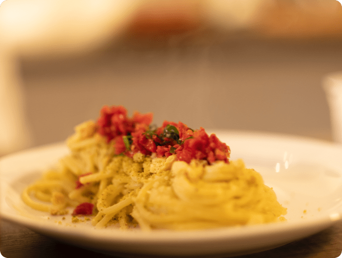 Spaghetti e pomodori semisecchi (semi dried) freschi di Pomup
