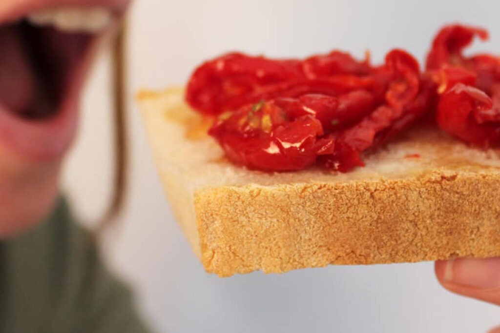 Proprietà del pomodoro semisecco (semi dried) freschi di Pomup
