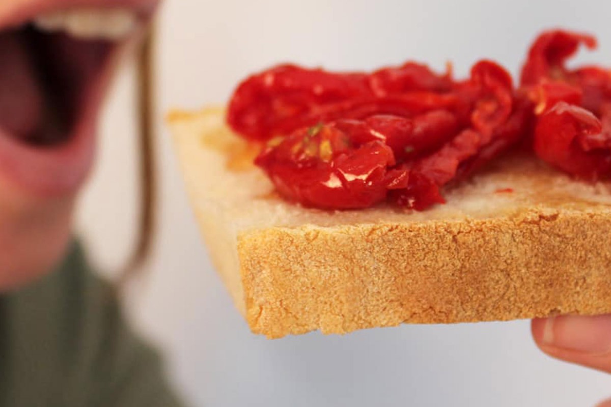 Proprietà del pomodoro semisecco (semi dried) freschi di Pomup